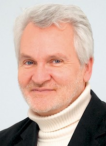 Prof. Dr. Johann Behrens war 1998 Gründungsdirektor des Instituts für Gesundheits- und Pflegewissenschaften der Medizinischen Fakultät an der Martin-Luther-Universität in Halle-Wittenberg, seit 2014 emeritiert. Er ist gewählter Sprecher des Pflegeforschungsverbundes Mitte-Süd (von Berlin bis Freiburg, München und Innsbruck) »Evidence basierte Pflege chronisch Kranker und Pflegebedürftiger in kommunikativ schwierigen Situationen«.