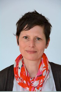 Karin Vogelsberg (*1967)studierte Germanistik undAnglistik in Bonn und Stirling(Schottland). Sie lebt alsfreie Journalistin in Dresdenund ist unter anderem fürdie Jüdische Allgemeine undden Öko-Test-Verlag tätig.