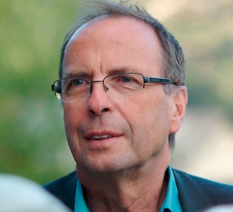 Eckart Voland (* 1949) ist seit 1995 Professor für Philosophie der Biowissenschaften an der Justus-Liebig-Universität Gießen. Derzeit ist er Fellow am Alfried-Krupp-Wissenschaftskolleg in Greifswald.