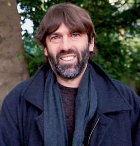 Prof. Dr. Norbert Fischer (* 1957) Sozial- und Kultur -historiker, apl. Professor an der Universität Hamburg; Forschungsschwerpunkte: Geschichte und Gegenwart des Umgangs mit dem Tod (Friedhof, Grabmal, Bestattungs-, Trauer- und Erinnerungskultur), Landschaftsgeschichte undLandschaftstheorie, räumlicher Wandel und Verstädterungsprozesse im 20. Jahrhundert. Er ist unter anderem Vorstandsmitglied der AG Friedhof und Denkmal und Mit-Herausgeber der »Kasseler Studien zur Sepulkralkultur« und Redaktionsleiter der »Zeitschrift für Trauerkultur«. Aktuelle Publikation: »Neue Bestattungskultur – Tod, Trauer und Friedhof im Wandel« (e-book: Kindle Direct Publishing).