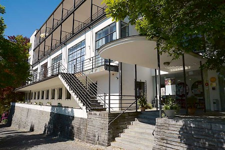 Der Flachdachbau wurde mit dem Titel »Historisches Hotel des Jahres 2013« ausgezeichnet.