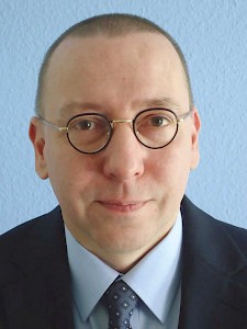 PD Dr. Héctor Wittwer (Jahrgang 1969) lehrt der­zeit Philosophie an der Otto-von Guericke-Universität Magdeburg. Seine wichtigsten Ar­beits­gebiete sind die Ethik einschließlich der Angewandten Ethik sowie die Rechtsphilosophie. Ausgewählte Veröffentlichungen zu den Themen Sterben und Tod: Selbsttötung als philosophisches Problem, Paderborn 2003; Philosophie des Todes, Stuttgart 2009; (als Mitherausgeber) Sterben und Tod. Ein interdisziplinäres Handbuch, Stuttgart 2010.