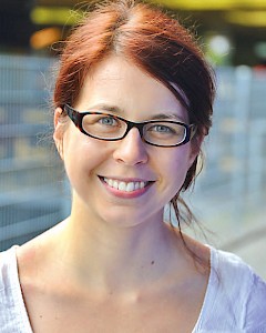 Vanessa Köneke(Jahrgang 1982) ist freie Journalistin und Buchautorin und promoviert derzeit an der Cologne Graduate School der Universität Köln zum Thema Sterbehilfe.