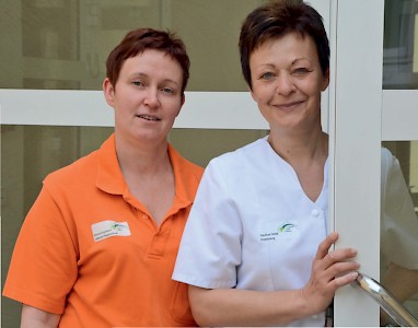 Für Hospizleiterin Elvira Tschab (rechts) und Pflege­leiterin Simone Kaufmann ist kein Arbeitstag wie der andere. Vorausplanen können sie fast nichts – alles hängt vom Befinden der Bewohner ab. 