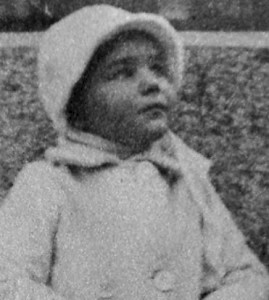 Hertha Palme, geboren 1930, als kleines Mädchen.