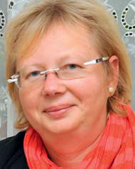 Sibylle Sterzik, Jahrgang 1963, ist Chefredakteurin der Berliner Wochenzeitung »Die Kirche«. Die Theologin und Familienberaterin schreibt auch über Themen, um die andere einen Bogen machen.