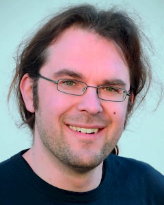 Andreas Roth, Jahrgang 1978, ist Leitender Redakteur der evangelischen Wochenzeitung »Der Sonntag« (Leipzig) und lebt in Dresden. 