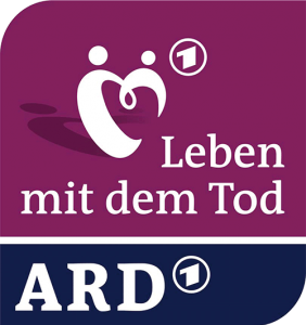 Am 15. November wird im MDR-Landesfunkhaus in Magdeburg im Rahmen der ARD-Themenwoche die Ausstellung »Fotos der Erinnerung« eröffnet, die von Katrin Hartig initiiert wurde. Trauernde zeigen dort ihre Orte und Symbole, die sie auf besondere Weise mit dem Verstorbenen verbinden. Zur Eröffnung wird der Film »Leerstelle im Leben – Junge Menschen begegnen dem Tod« aufgeführt. Für den Film begleitete Katrin Hartig eine junge Witwe, eine trauernde Schwester, eine junge Frau, die um ihre Freundin trauert, sowie einen jungen Mann auf dem Weg durch ihre Trauer. Ausgestrahlt wird der Film am 20. November um 22.05 Uhr im MDR.