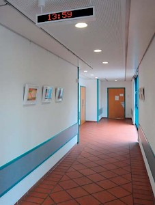 Die Palliativstation im Mildred-Scheel-Haus verfügt über 15 Einzelzimmer, die alle einen Ausgang zum Innenhof haben. 