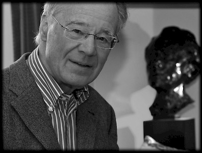 Der Komponist und Dirigent George Alexander Albrecht (76) kümmert sich als ehrenamtlicher Sterbebegleiter um die Einsamen und wirbt in Vorträgen für den Dienst an Sterbenden.