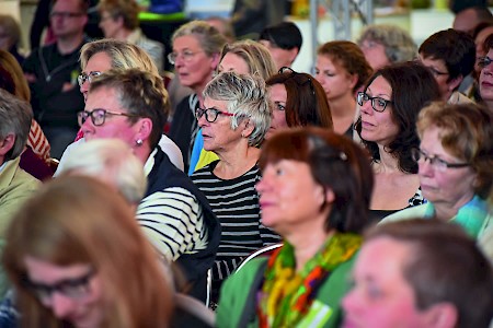 Großer Andrang beim Vortrag von Dr. Eckardt von Hirschhausen