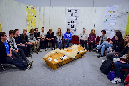 Was passiert im Sterben? Eine Schulklasse beim Religionspädagogik-Forum der Kirche Bremen